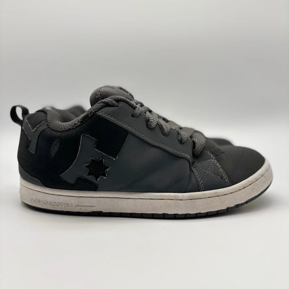 DC Shoes Mens Court Graffik Grey Black Leather Skate Sneakers 300529-GBW Size 9